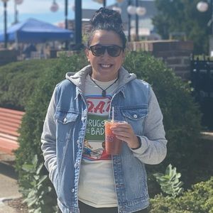 Meet your Posher, Elyse